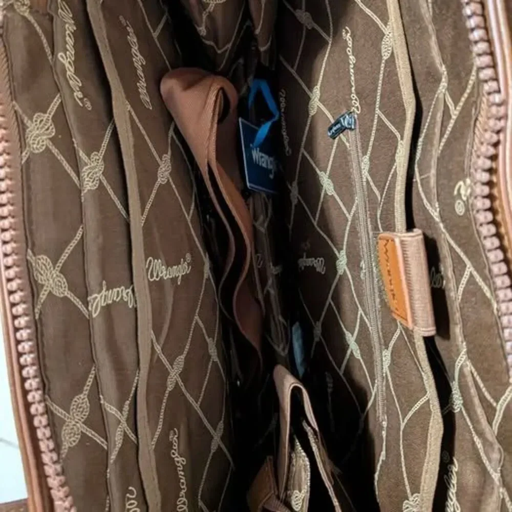 Wrangler Leather Laptop Bag Briefcase NEW w/ Strap Brown Western Style 16.5" - Picture 2 of 7